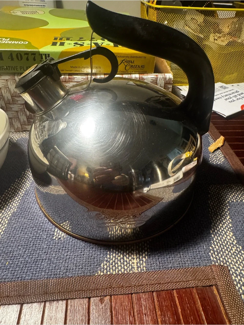 Stainless Steel Whistling Tea Kettle with Black Handle